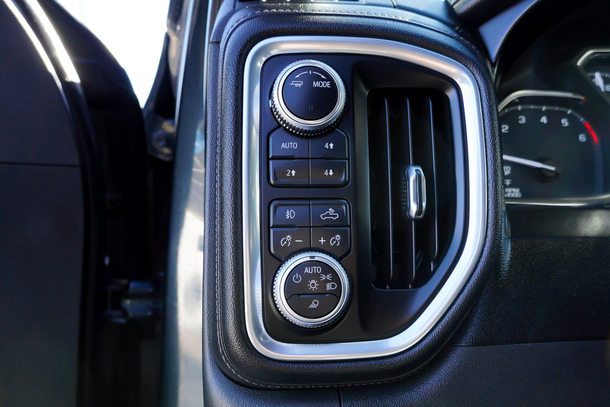 Used 2020 GMC Sierra 1500 SLT w/ SLT Premium Plus Package AWD/4WD image 19