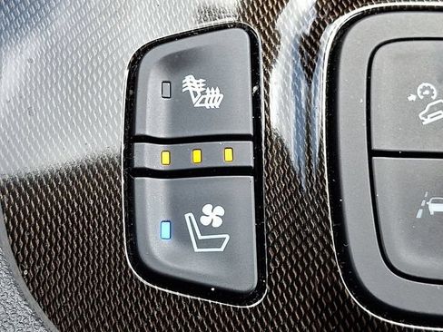 Used 2023 GMC Acadia AT4 w/ Technology Package AWD/4WD image 21
