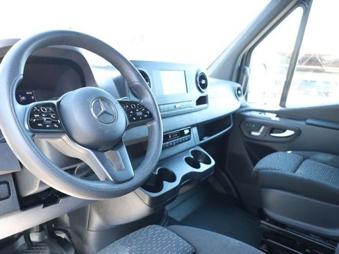Used 2023 Mercedes-Benz Sprinter 2500 image 11