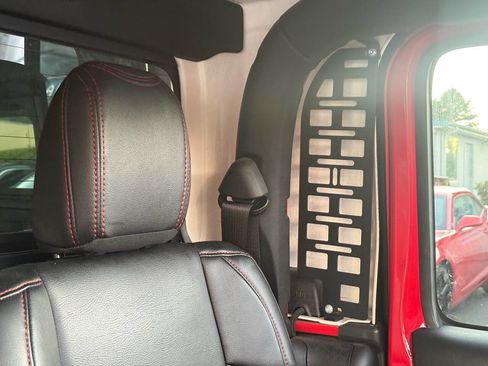 Used 2020 Jeep Gladiator Rubicon image 40