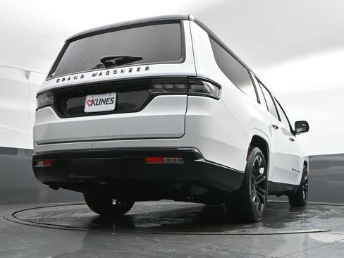 Used 2024 Jeep Grand Wagoneer L Series II w/ Quick Order Packagew 28T AWD/4WD image 41