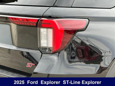 New 2025 Ford Explorer ST-Line w/ Premium Package RWD image 36