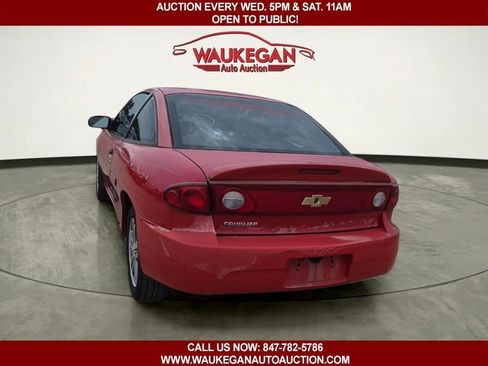 Used 2005 Chevrolet Cavalier Coupe w/ Sport Appearance Package FWD image 4