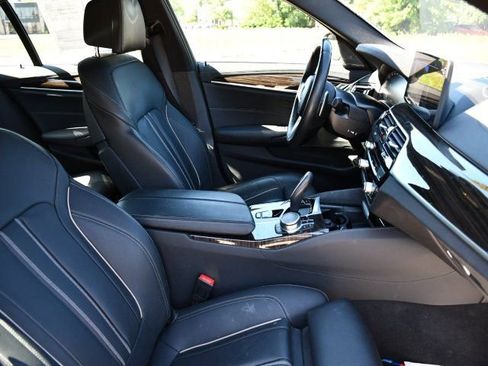 Used 2023 BMW M550i xDrive AWD/4WD image 27