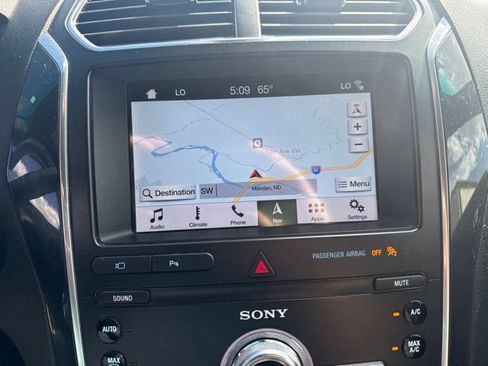 Used 2019 Ford Explorer Limited w/ Ford Safe & Smart Package AWD/4WD image 3