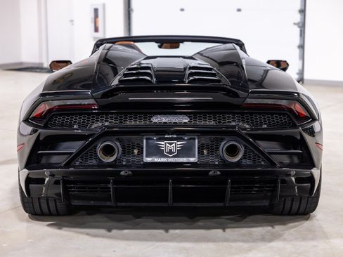 Used 2023 Lamborghini Huracan EVO AWD/4WD image 8