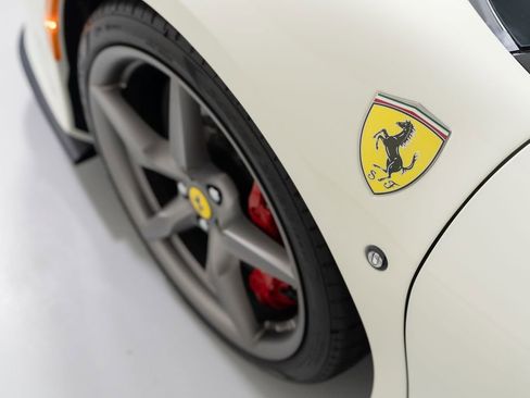 Used 2020 Ferrari F8 Tributo RWD image 41