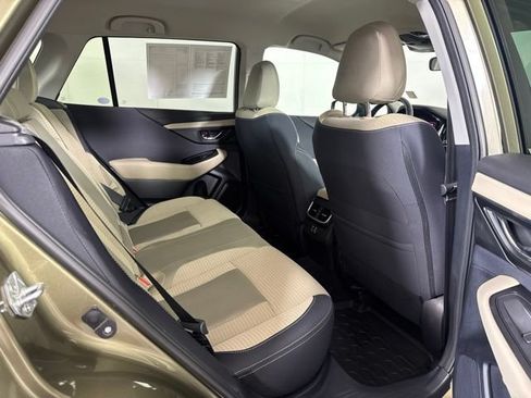 Used 2024 Subaru Outback Premium AWD/4WD image 5