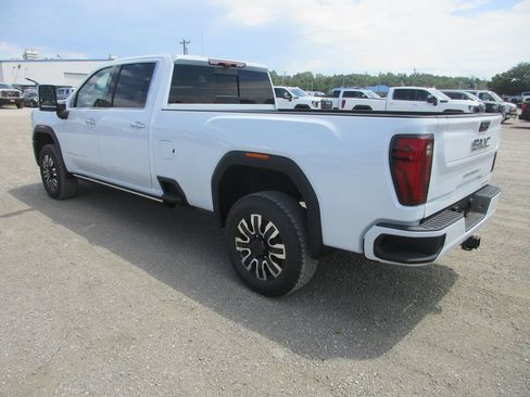 New 2026 GMC Sierra 3500 Denali Ultimate AWD/4WD image 7