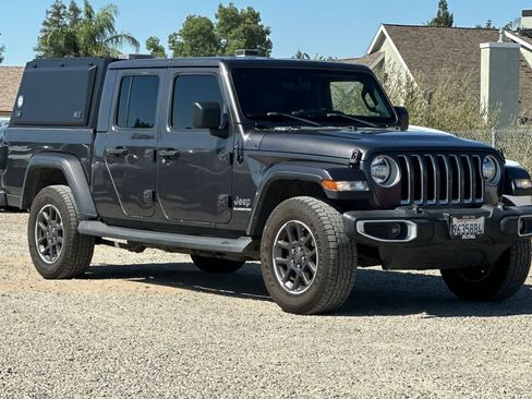 Used 2022 Jeep Gladiator Overland w/ Popular Equipment Package AWD/4WD image 10