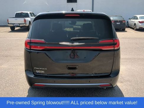 Used 2023 Chrysler Pacifica Touring-L FWD image 12