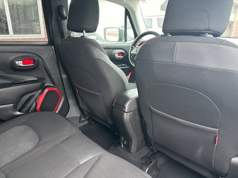 Used 2016 Jeep Renegade Trailhawk AWD/4WD image 13
