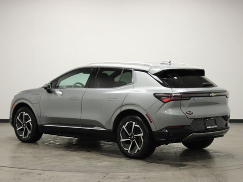 Used 2025 Chevrolet Equinox EV LT w/ Convenience Package image 6