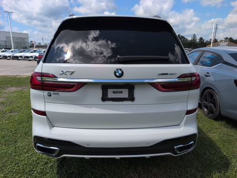 Used 2020 BMW X7 xDrive40i w/ M Sport Package AWD/4WD image 3