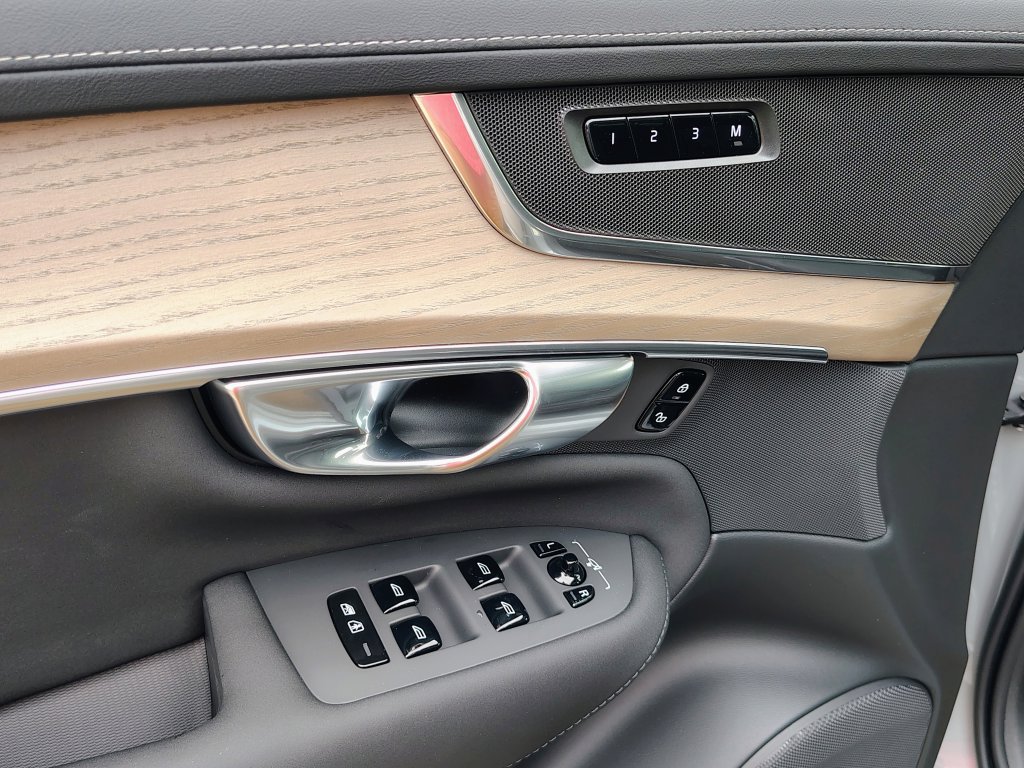 New 2027 Volvo XC90 B5 Core AWD/4WD image 14