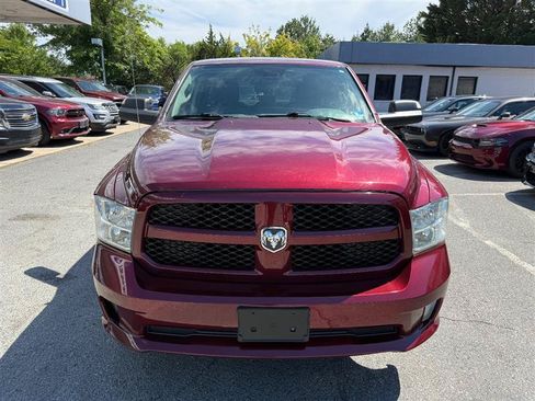 Used 2018 RAM 1500 Express AWD/4WD image 3