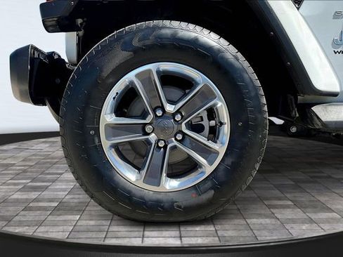 Used 2022 Jeep Wrangler Unlimited Sahara w/ Cold Weather Group image 34
