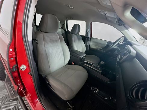 Used 2020 Toyota Tacoma SR w/ SR Convenience Package image 27