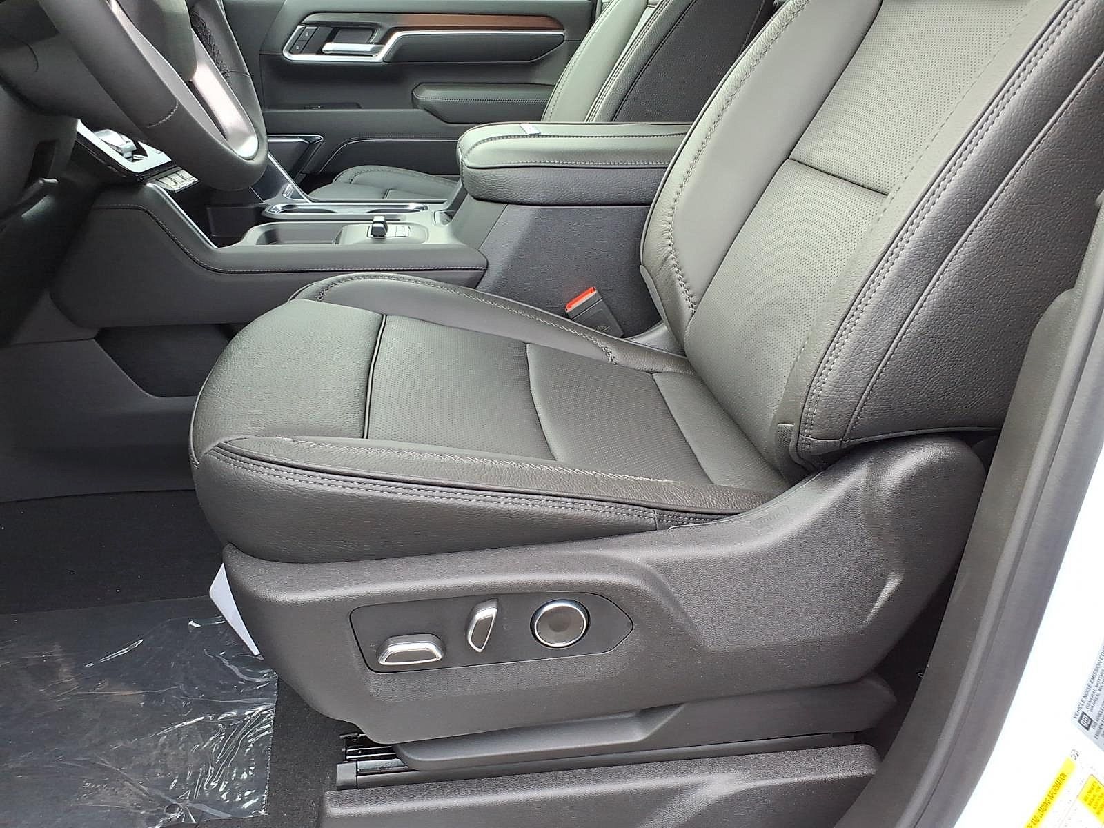 New 2026 GMC Sierra 2500 Denali w/ Denali Reserve Package AWD/4WD image 12