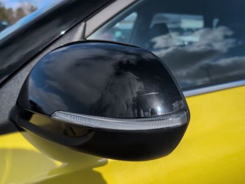 Used 2023 Kia Seltos S image 18