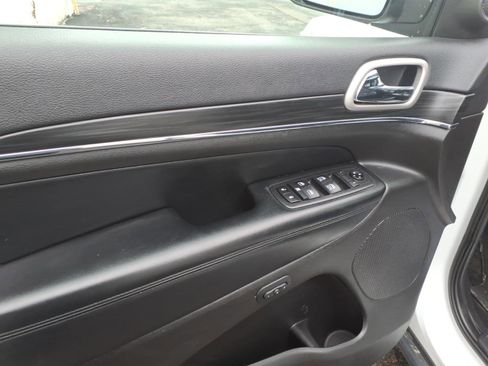 Used 2020 Jeep Grand Cherokee Limited image 12