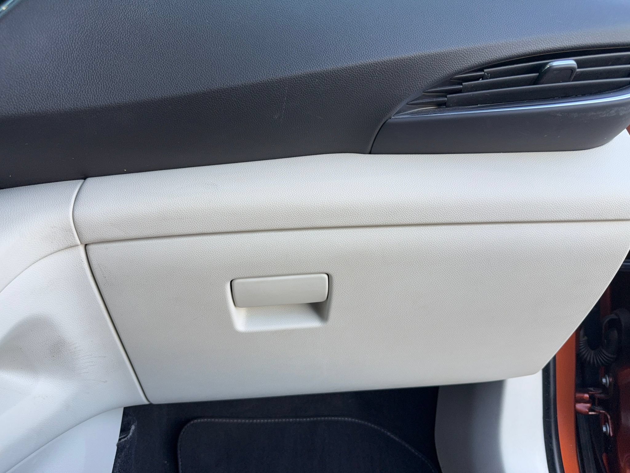 Used 2021 Buick Envision Essence w/ Technology Package I FWD image 31