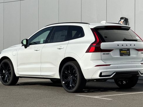 New 2026 Volvo XC60 T8 Ultra w/ Climate Package PRO AWD/4WD image 3