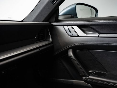 Certified 2025 Porsche 911 Carrera RWD image 37