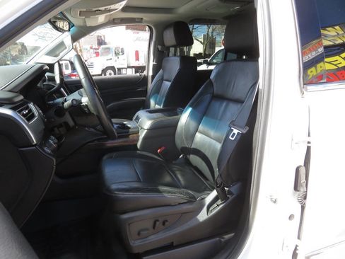 Used 2016 Chevrolet Suburban LT image 10