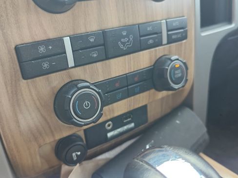 Used 2011 Ford F150 Lariat w/ Lariat Chrome Pkg image 13