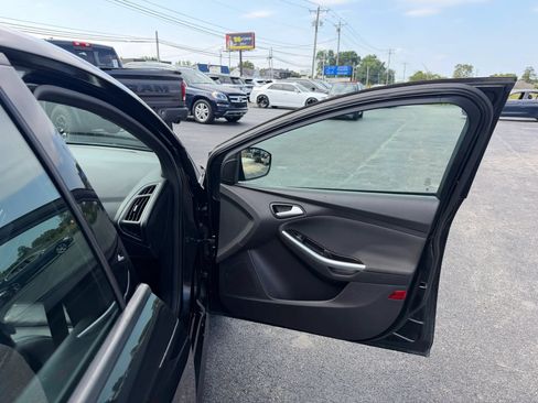 Used 2014 Ford Focus ST w/ Equipment Group 202A FWD image 36