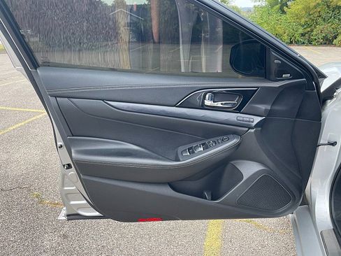 Used 2020 Nissan Maxima Platinum w/ Sport Mat Group image 11
