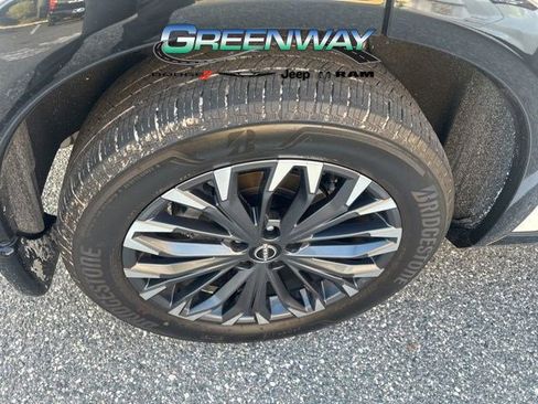 Used 2024 Nissan Rogue Platinum w/ Platinum Premium Package FWD image 8