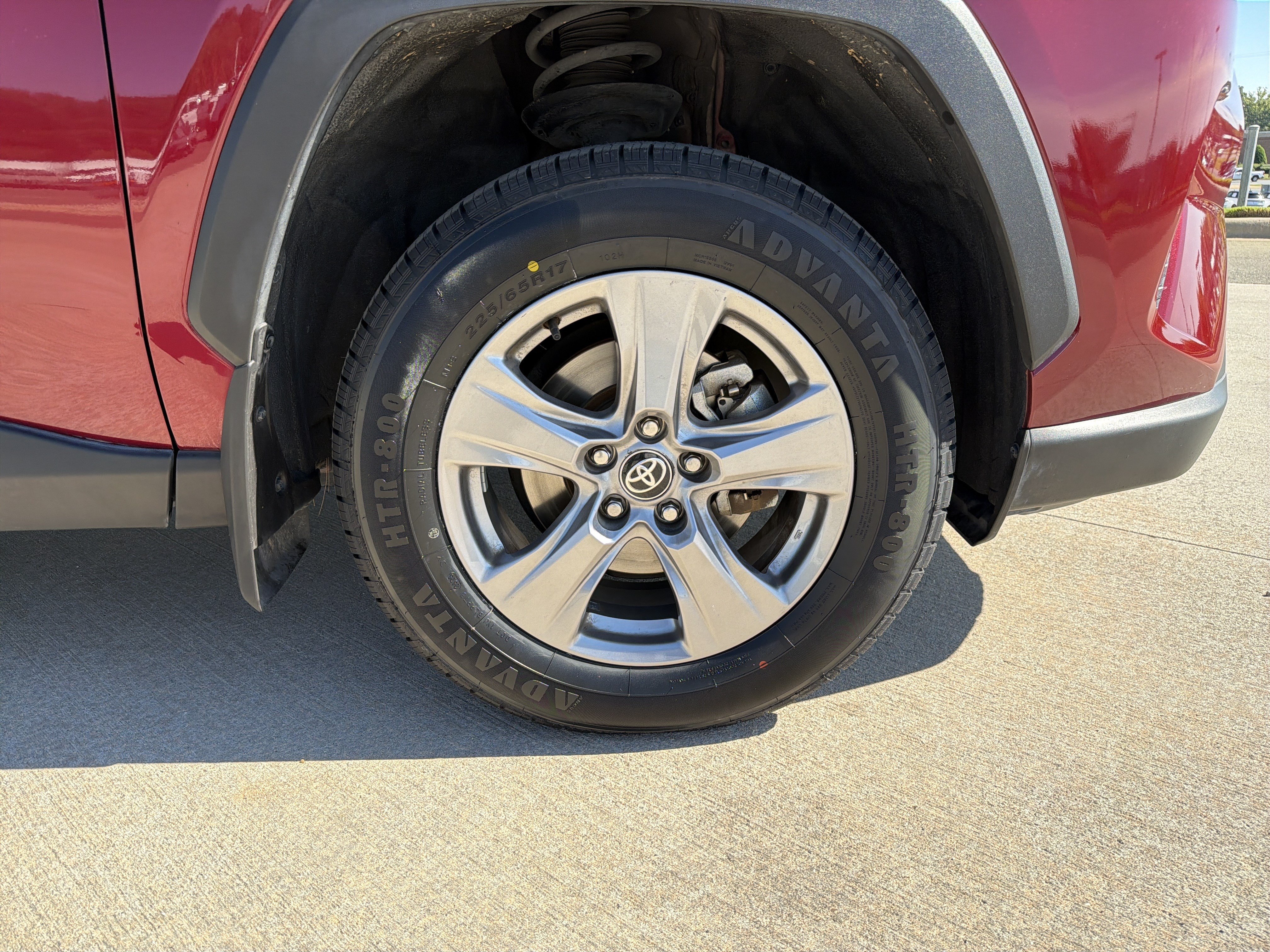 Used 2025 Toyota RAV4 XLE FWD image 16