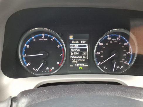 Used 2017 Toyota RAV4 Limited FWD image 20