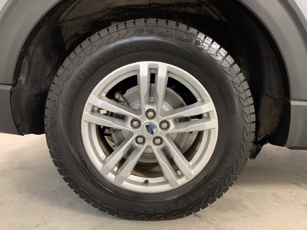 Used 2022 Ford Explorer XLT AWD/4WD image 9