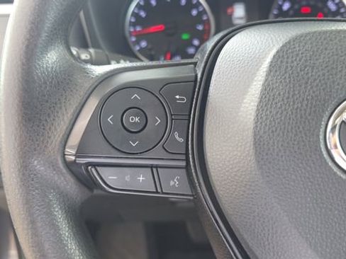 Used 2021 Toyota RAV4 XLE w/ Convenience Package FWD image 23
