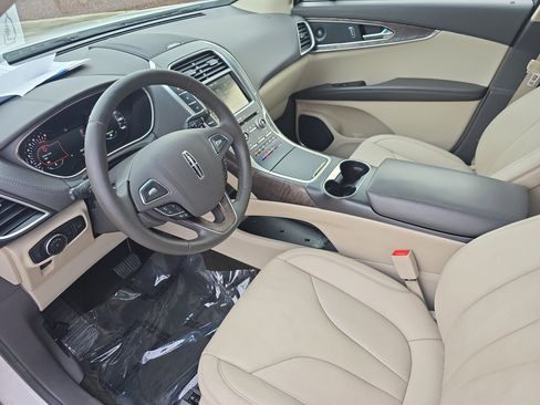 Used 2016 Lincoln MKX Reserve w/ Driver Assistance Package image 16