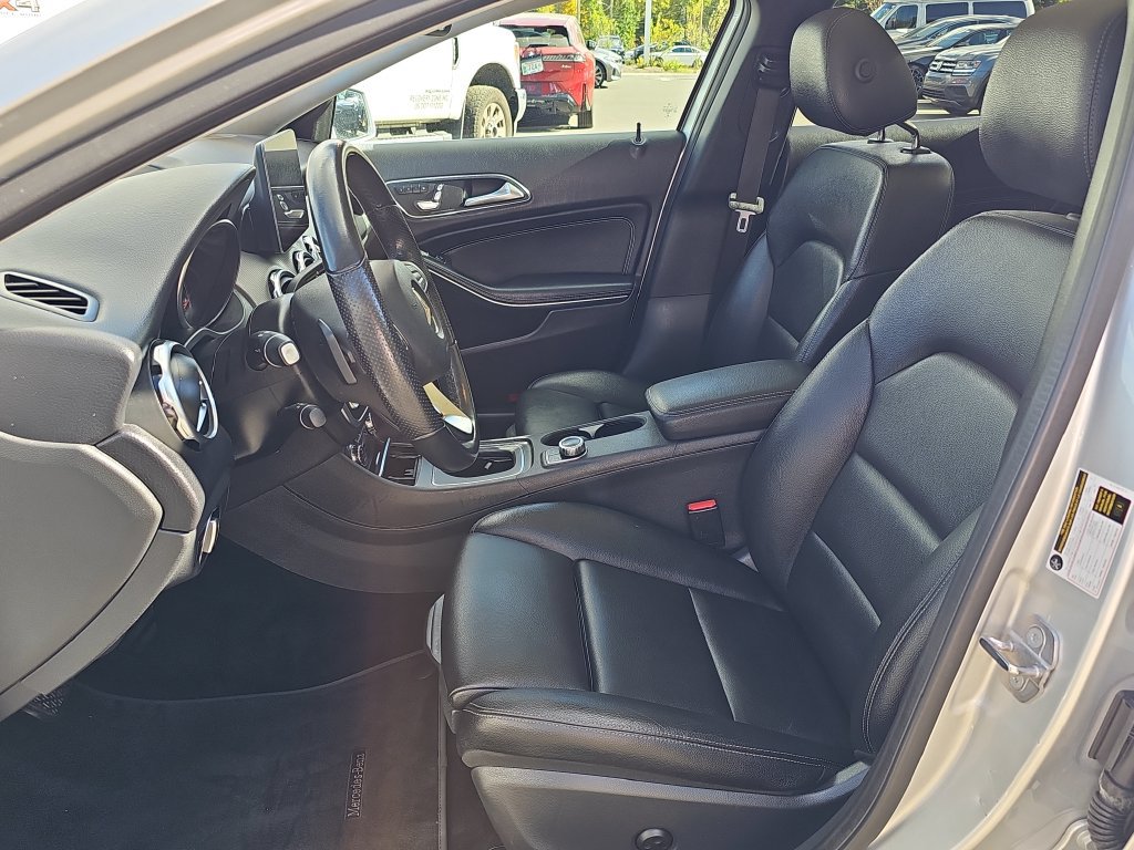 Used 2019 Mercedes-Benz GLA 250 4MATIC image 9