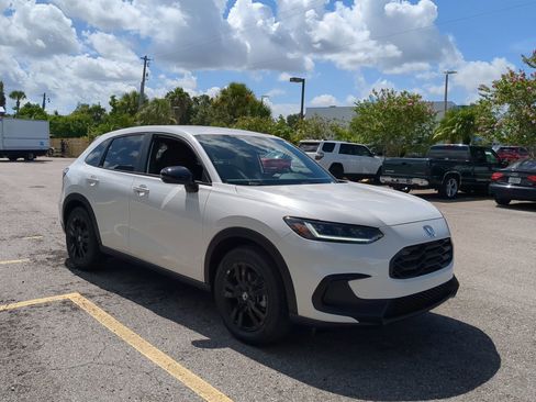 New 2026 Honda HR-V Sport image 2