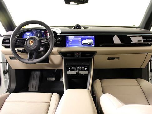 New 2026 Porsche Macan 4 Electric AWD/4WD image 13