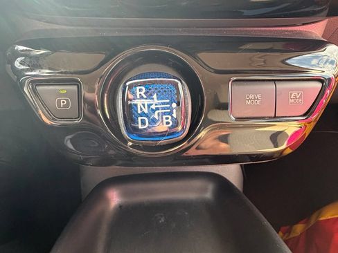 Used 2016 Toyota Prius Two FWD image 11