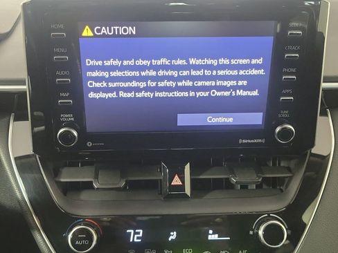 Used 2021 Toyota Corolla LE image 18