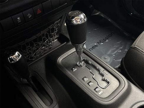 Used 2015 Jeep Wrangler Sport image 19