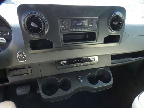 Used 2019 Mercedes-Benz Sprinter 170 image 13