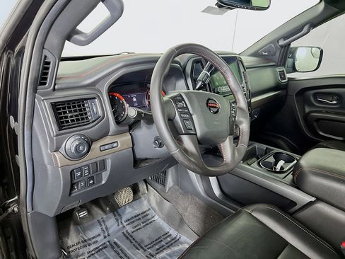 Used 2021 Nissan Titan PRO-4X w/ Pro-4x Convenience Package AWD/4WD image 9
