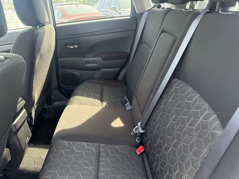 Used 2025 Mitsubishi Outlander Sport LE image 15