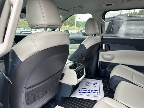 New 2026 Kia Carnival EX FWD image 13