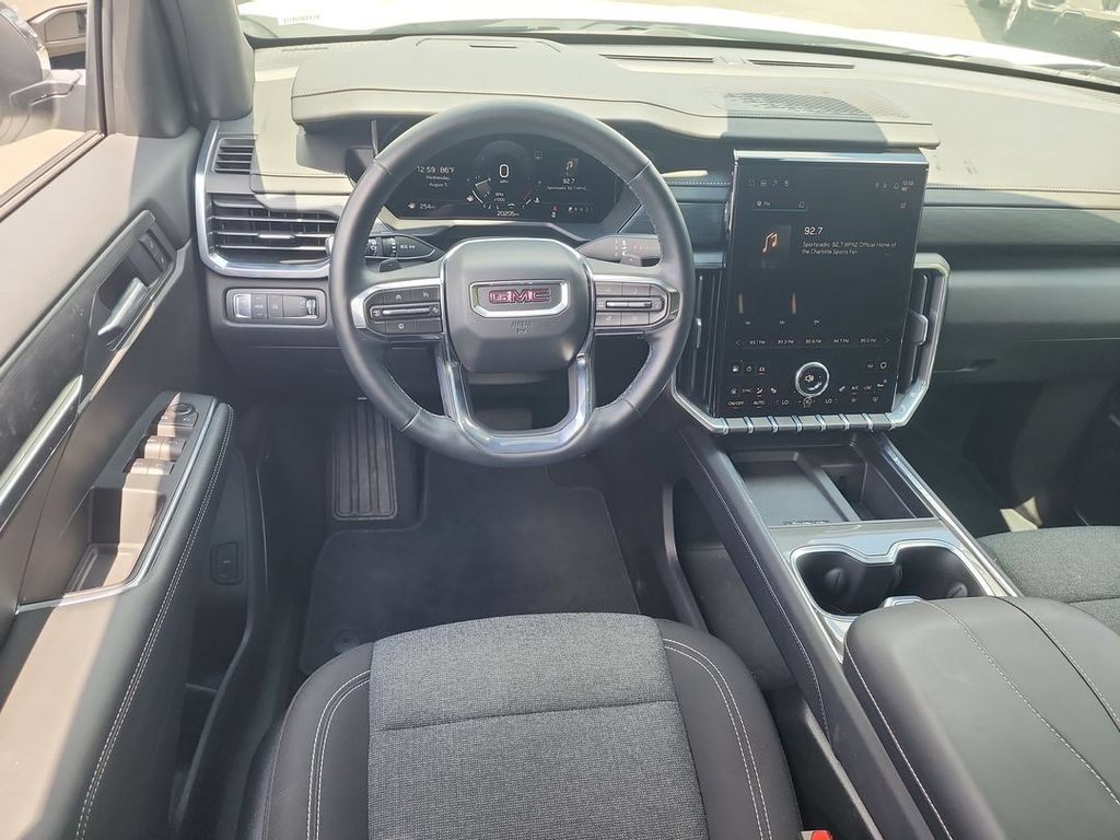 Certified 2025 GMC Acadia Elevation FWD image 10