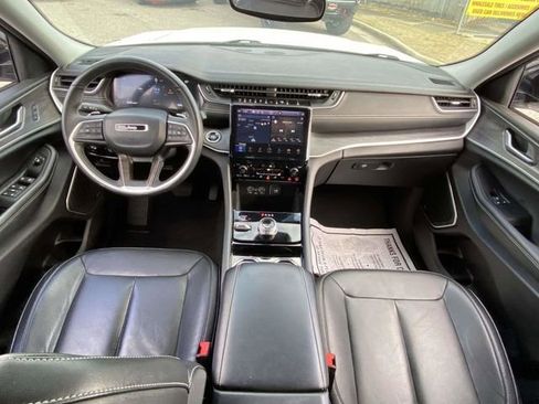 Used 2022 Jeep Grand Cherokee L Limited image 10